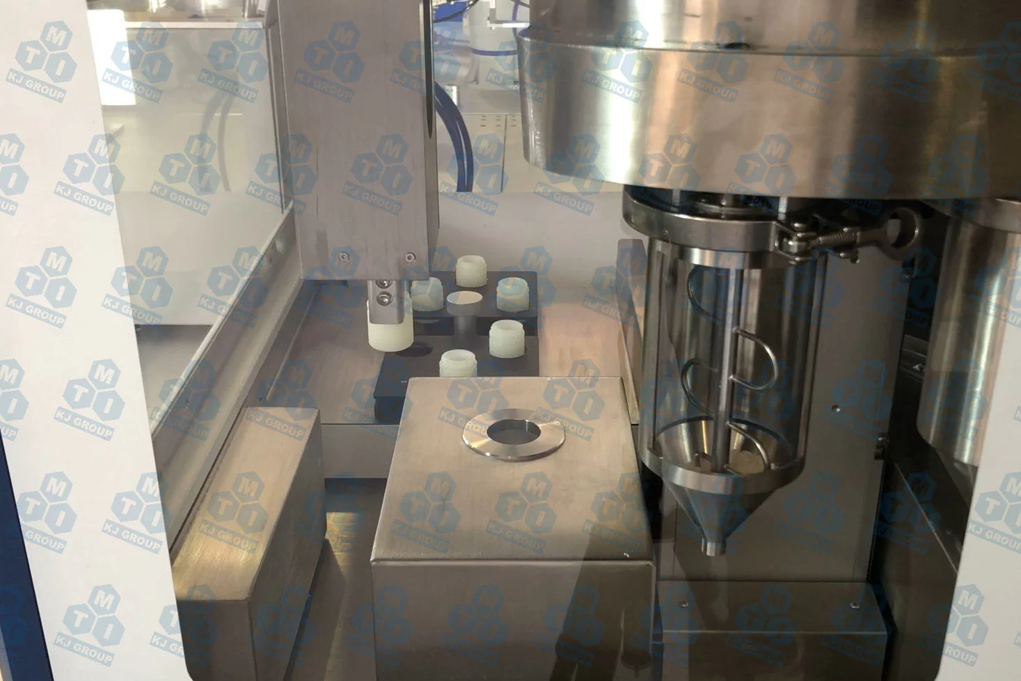 Autonomous Platform for Solid-State Material Synthesis – AM-SP02 - Image 5