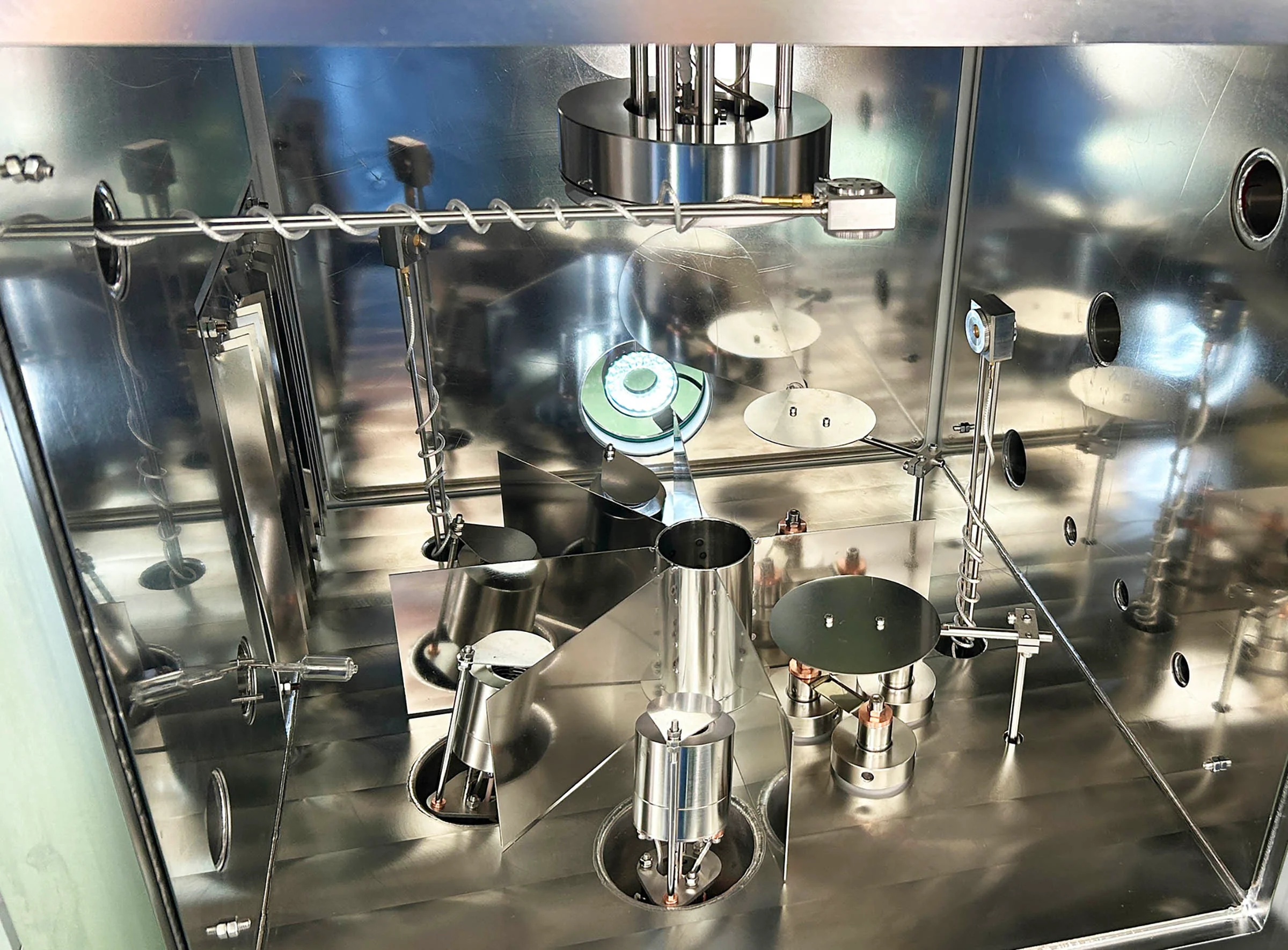 High Vacuum Thermal Evaporation Coater With Six Sources for Perovskite Solar Cells - GSL-1800X-ZF6-PSC - Image 3