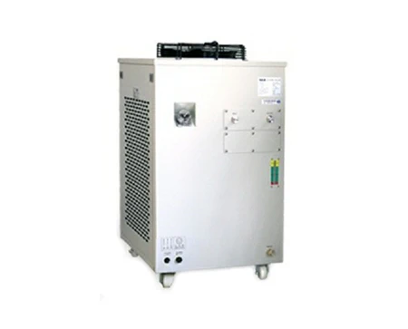 Larger Digital Temperature Controlled Recirculating Water Chiller with 58L / min Flow, 17K BTU/hr - KJ6200 - Image 2
