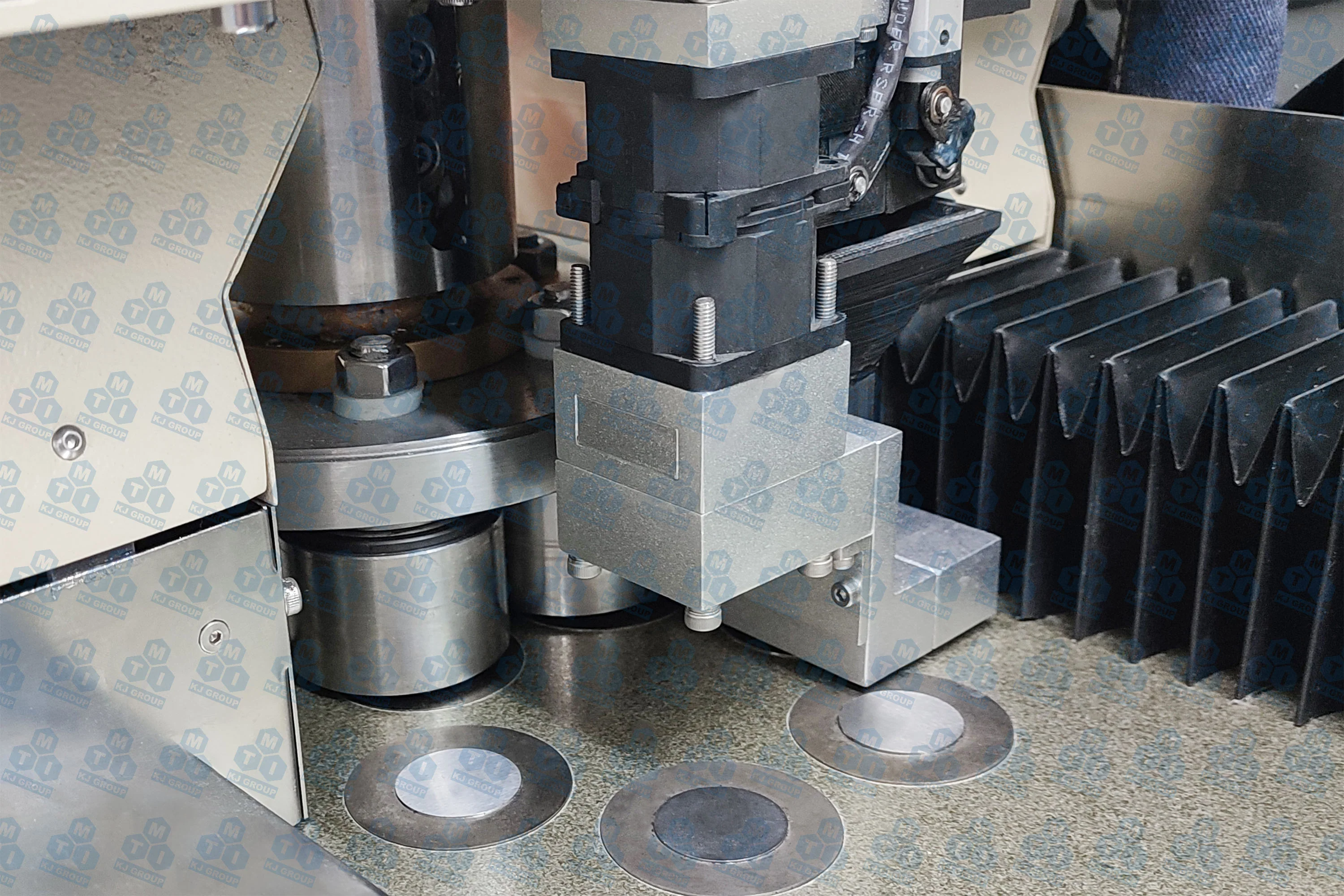 Automated Lapping and Polishing Station with Hot Sample Mounting for Metallographic- UNIPOL-1210M - Image 7